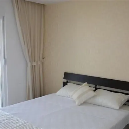 Spring F5, Delightful 2 Bed Home Within A Beautifully Laid Out Gated Community *